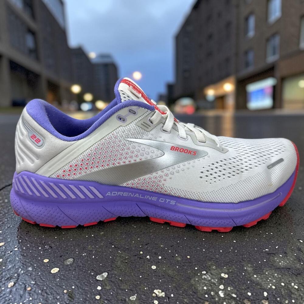 Brooks Adrenaline GTS 22 Womens 9.5 B Running Shoes White Purple Y2K Athleisure - Picture 2 of 11